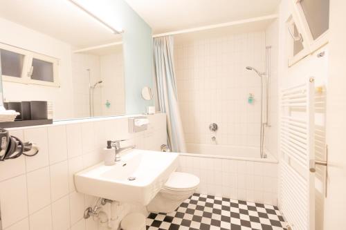 Ένα μπάνιο στο EMMA Bett und Bistro