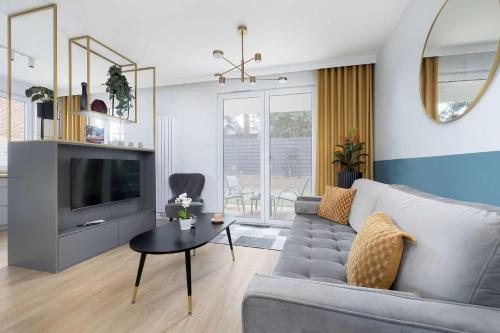 Modern Apartment Kraków Potrzask - AC, Terrace & Parking by Noclegi Renters