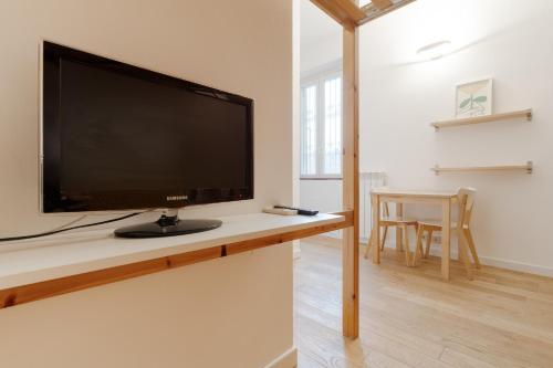 GuestHost - Corvetto Comfy Studio