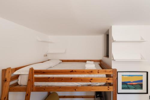 GuestHost - Corvetto Comfy Studio