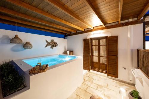 LOFTS the summer village apartments in Naousa
