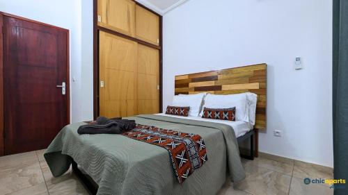 Ліжко або ліжка в номері Chic studio with parking