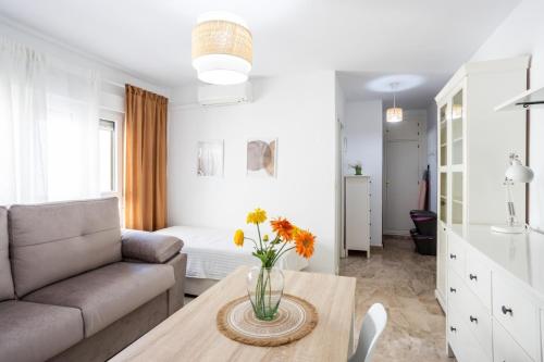 San Felipe Neri Free Parking