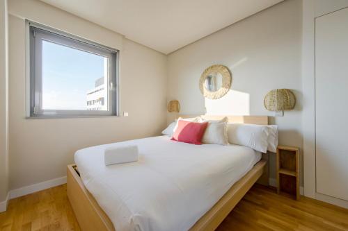 Duplex con Terraza y Parking en Sanchinarro