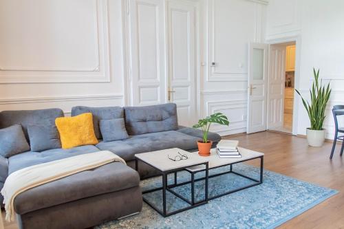 Spacious APT by Wenceslas Square & National Museum
