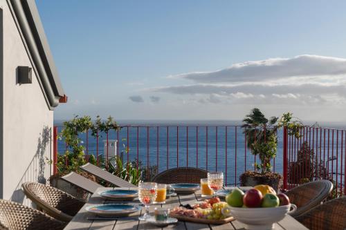 Eden Funchal by LovelyStay