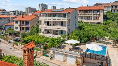 Apartment Petrinic-Sea View & Pool by Villas Guide