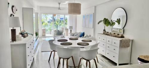 Seawinds Beachfront -Top Floor Less Mosquitos -Full Security