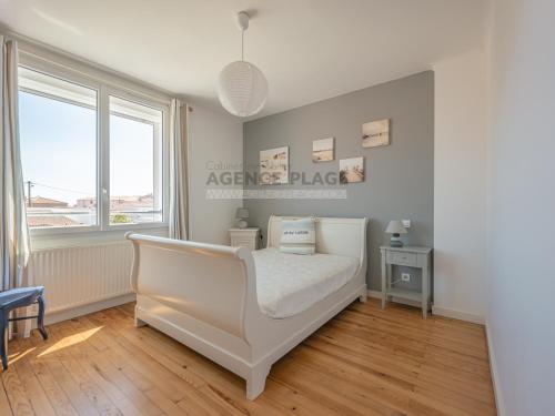 Maison 3 chambres avec jardin et parking à La Chaume, proche plages et commerces