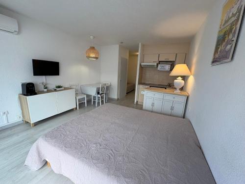Studio climatisé 2/3 pers proche plage et commerces, balcon, Wi-Fi, parking dispo