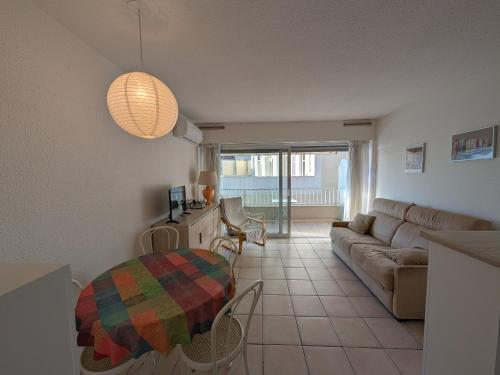 Studio climatisé pour 2/3 - Proche plage et commerces - WiFi inclus