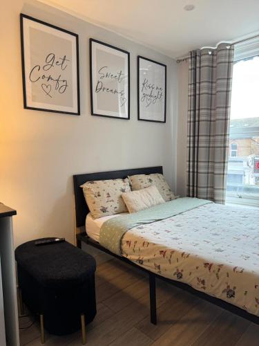 En eller flere senge i et værelse på Brigstock 6