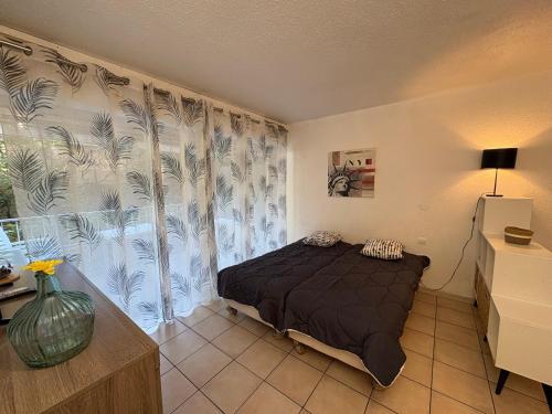 Studio climatisé 2/3 pers, proche plage & centre-ville, WiFi gratuit, parking & linge en option