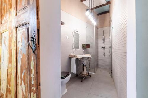Unique stylish house in beautiful Graça