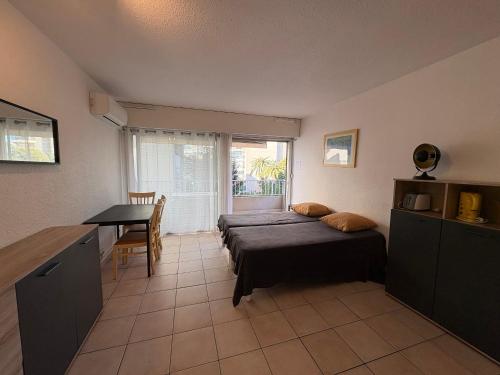 Studio climatisé 2/3 pers. - Proche plage, centre-ville, Wi-Fi gratuit