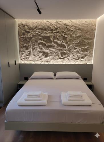 Cozy Studio, Vasil Shanto