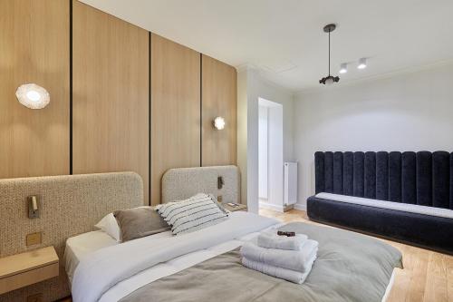 Terrace apartment Trocadero Eiffel Tower by Studio Prestige