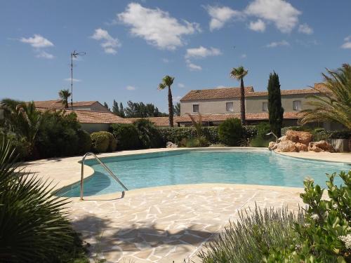 Pavillon 5 pers avec terrasse, piscine et parking privé - FR-1-781-94
