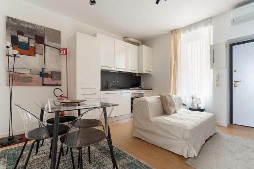 Porta Venezia - Castaldi - Bilocale con letto soppalcato