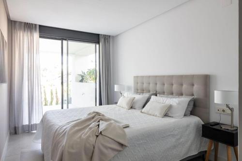 Grand Hideout, Artola Homes