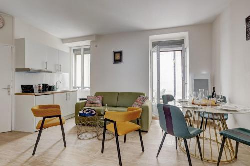 TBS 98 - Superb terrace apartment in Paris 15