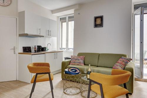 TBS 98 - Superb terrace apartment in Paris 15