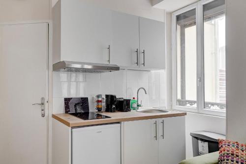 TBS 98 - Superb terrace apartment in Paris 15