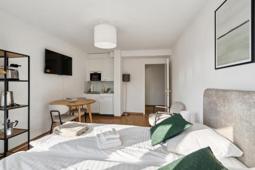 Modern studio city center - Crown 33