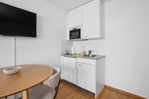 CITY Studio - Crown 32