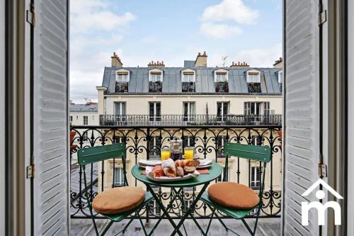 Marais 2B with Balcony by Melvane Luxury
