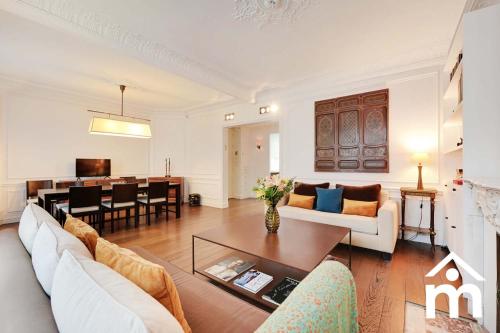 Marais 2B with Balcony by Melvane Luxury