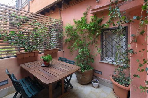 Trastevere Art and Books Luxury Apartment