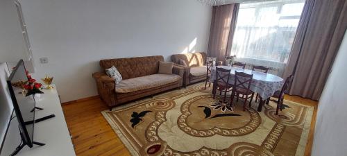 Area tempat duduk di Beloved Home