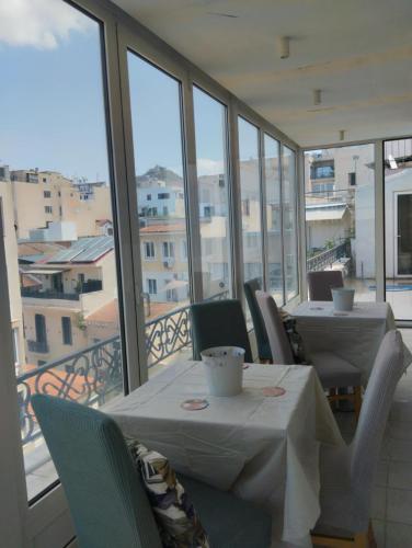 Ermou 44 - 2bdr apartment