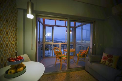 Vintage seaview apartment