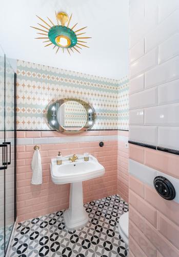 Vintage seaview apartment
