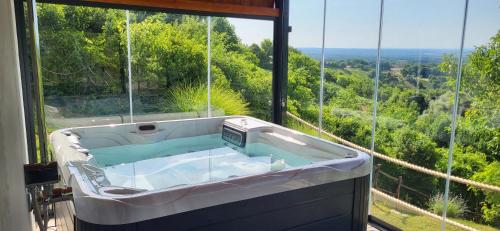 Mountain Villa Carin - Jacuzzi - Panoramic View - 4 Bedrooms - Free Private Parking - Near Zagreb