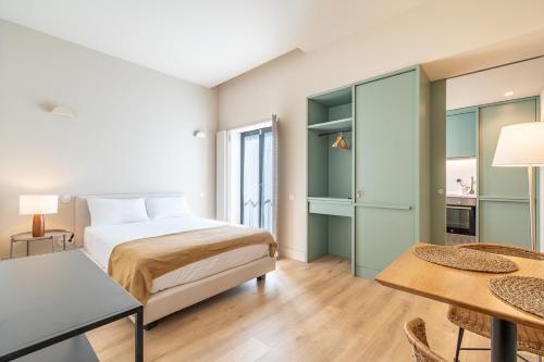 Bonjardim Suites