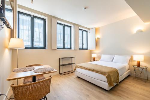 Bonjardim Suites