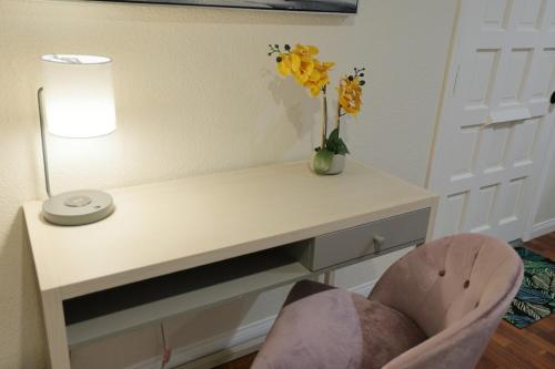 Modern Oasis Studio - near LAX, SoFi, USC, DTLA photo 12