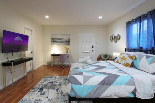 Modern Oasis Studio - near LAX, SoFi, USC, DTLA photo 13