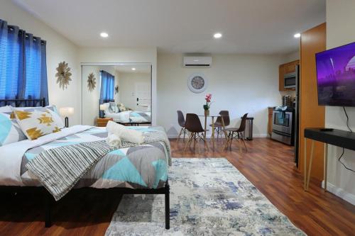 Modern Oasis Studio - near LAX, SoFi, USC, DTLA photo 7
