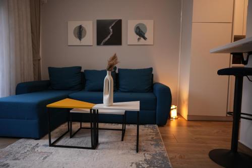 Bright and New Apartment - Free Garage Parking