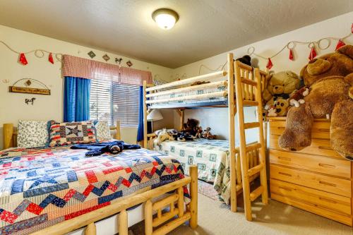 Gallery image of Hike, Fish & Enjoy Pond On-Site: Bison Ranch Cabin in Overgaard