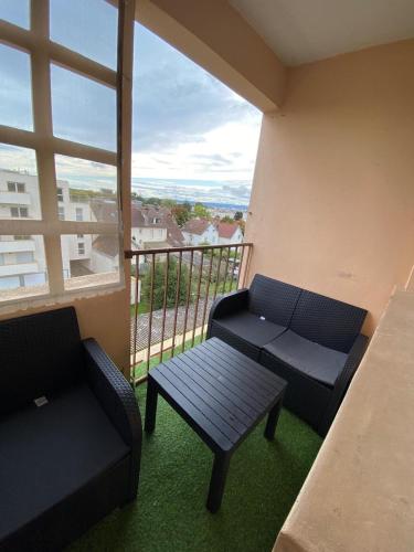 Large 3 bedroom cozy apartment
