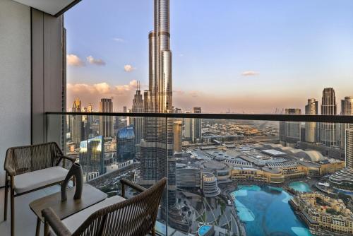 Full Burj Khalifa & Fountain View 60th Floor Sky Luxury 2BHK 4 mins Walk to Dubai Mall Downtown