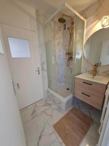 Grand 3 Bedroom Apartment Dijon