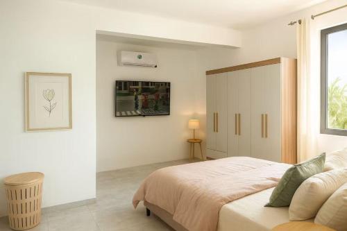 En eller flere senge i et værelse på Private Luxury Escape with Pool Perfect for Couples & Small Families