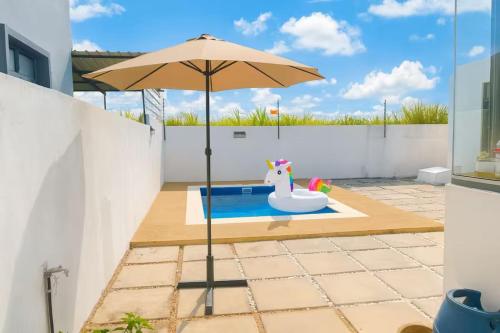 Private Luxury Escape with Pool Perfect for Couples & Small Families