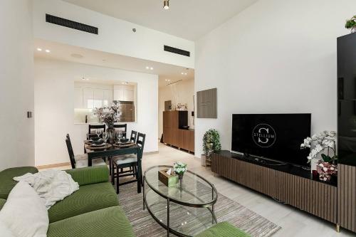Elegant 2BR Apartment in Binghatti Heights